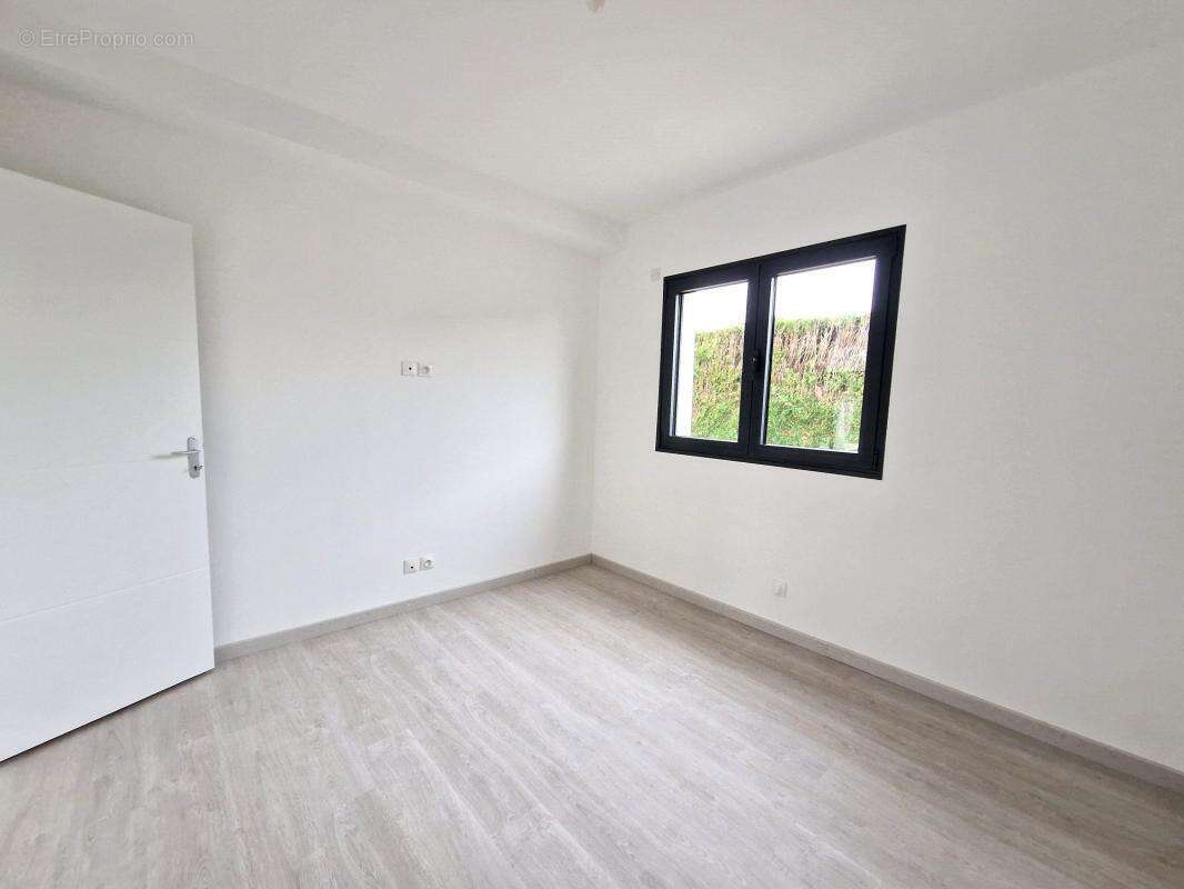 Maison à SAINT-JEAN-DU-CARDONNAY