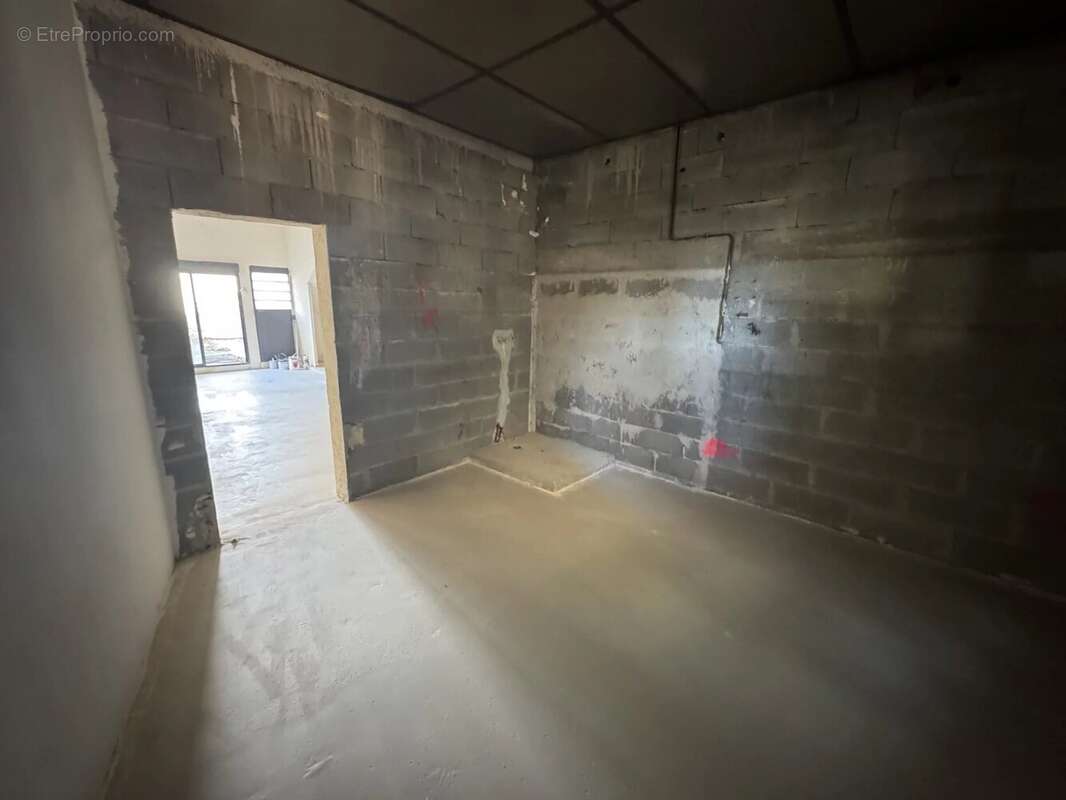 Commerce à MARSEILLE-12E