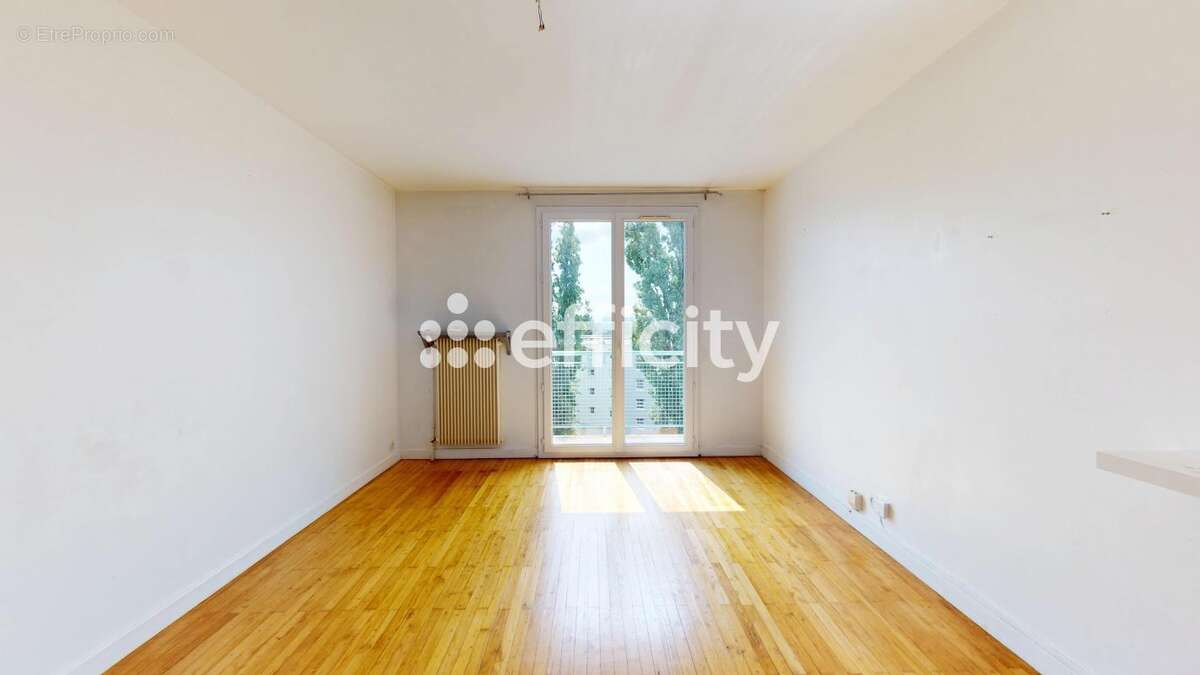 Appartement à GENAY