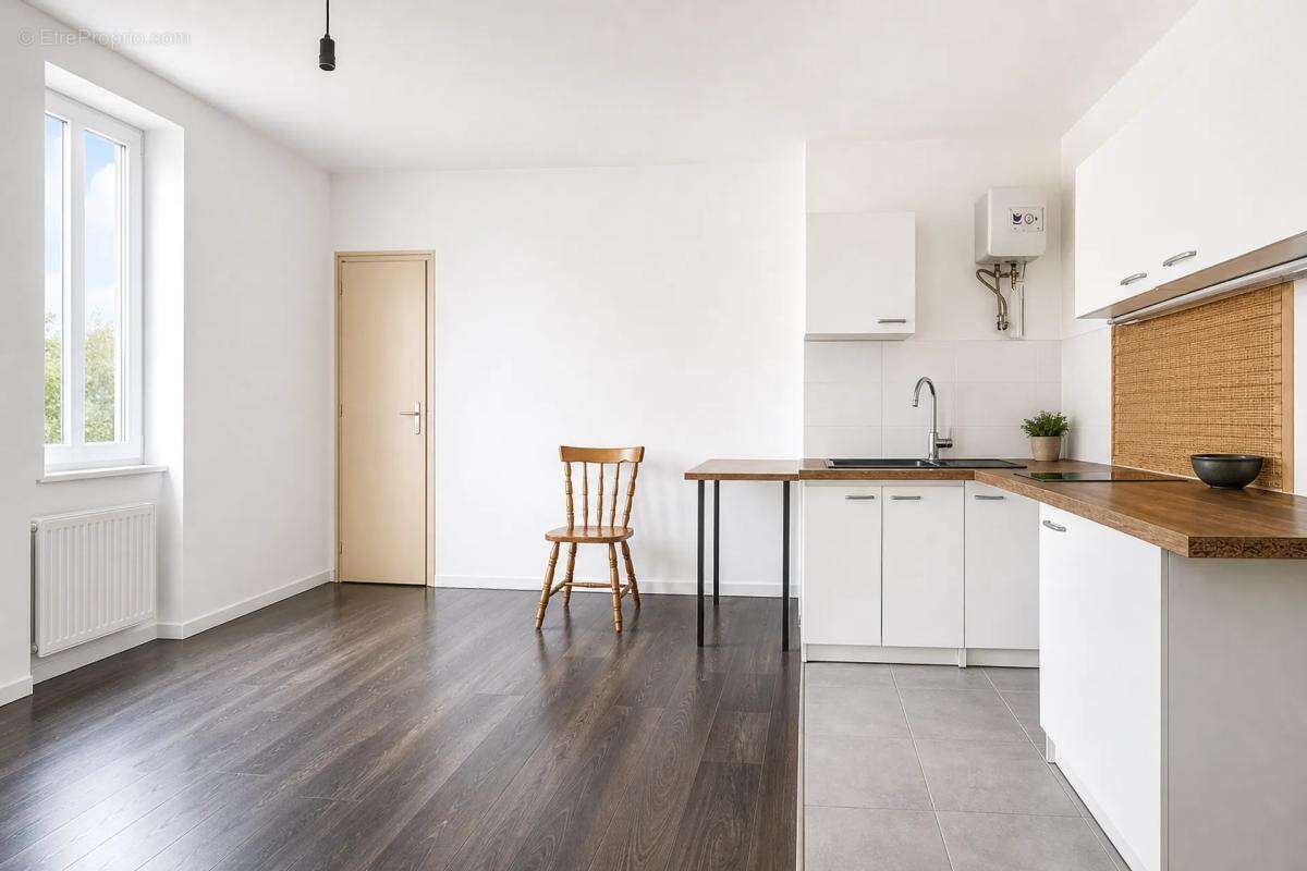 Appartement à NIVOLAS-VERMELLE