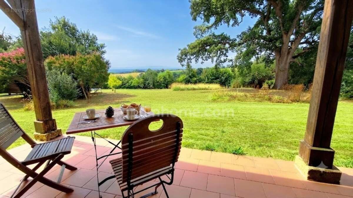 Un Domaine sur la Colline - photo 3