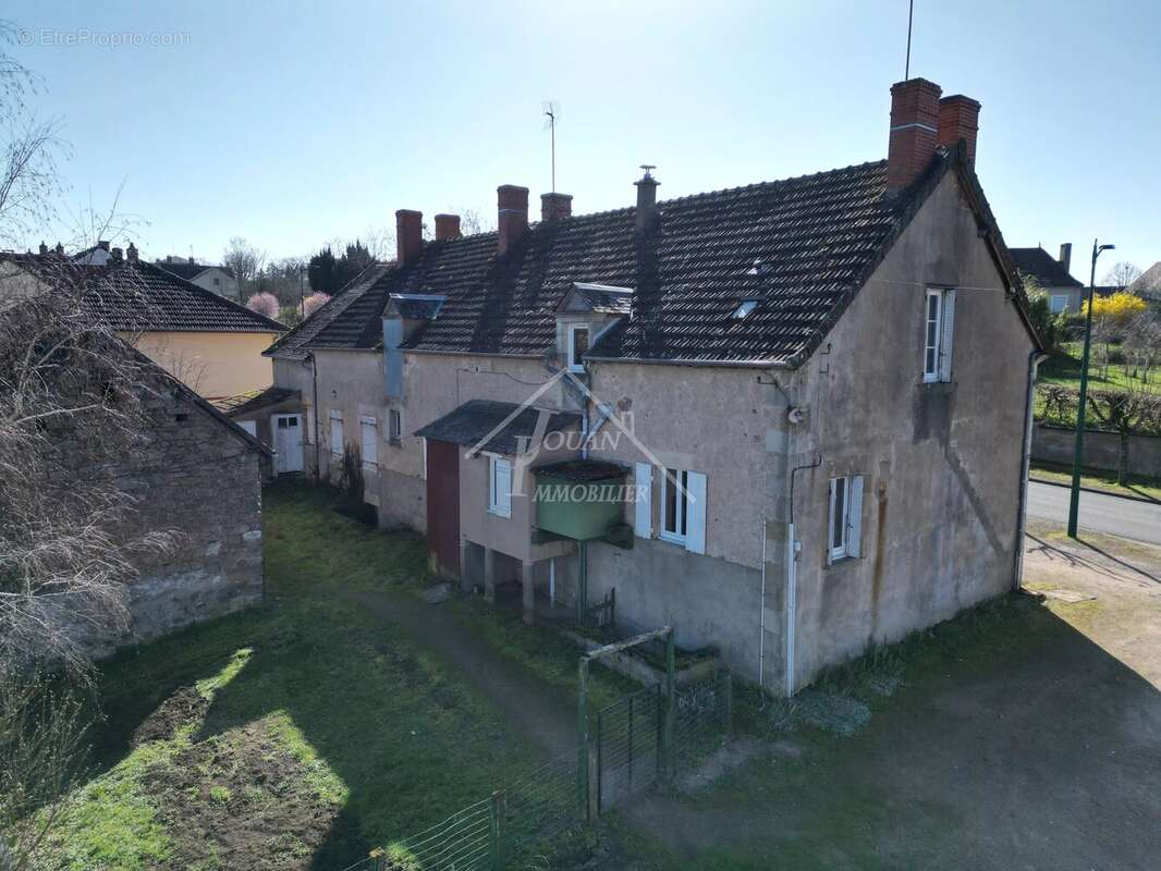 Maison à CERILLY