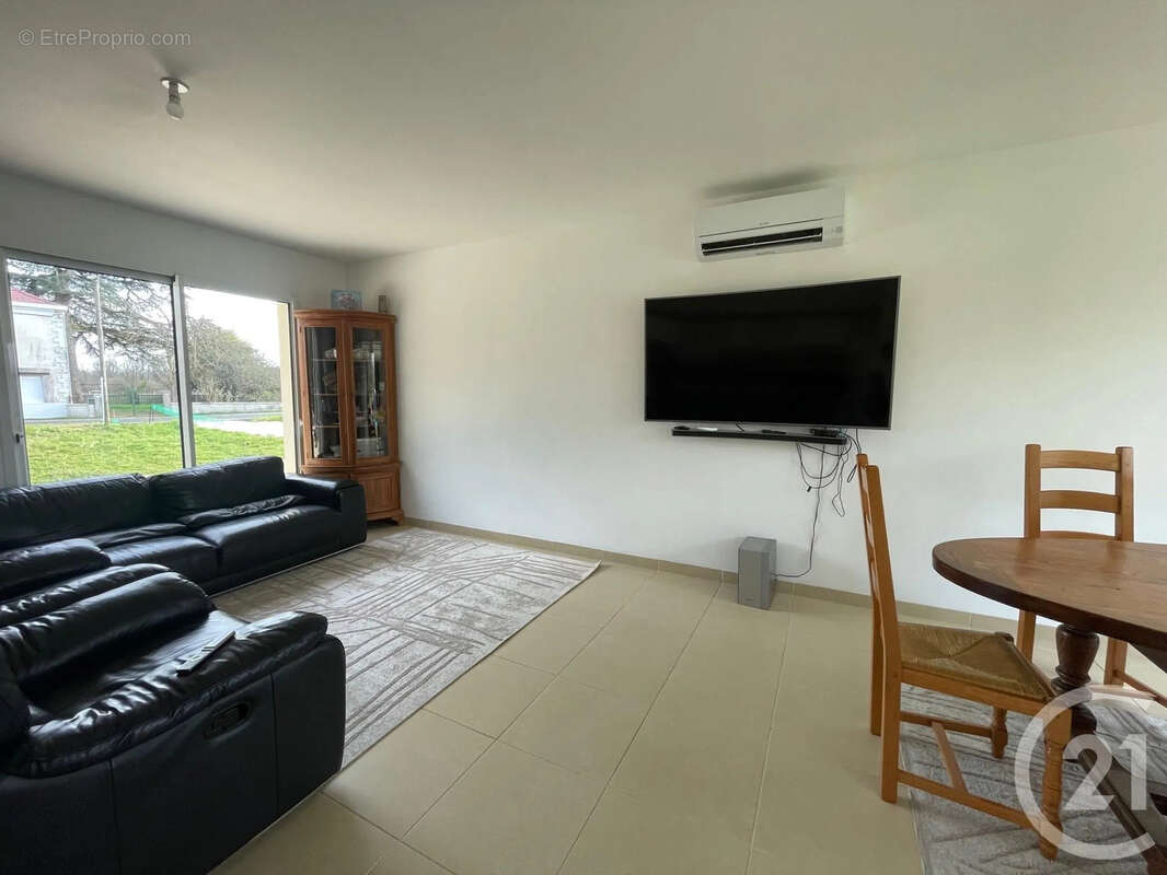 Maison à LES EGLISOTTES-ET-CHALAURES