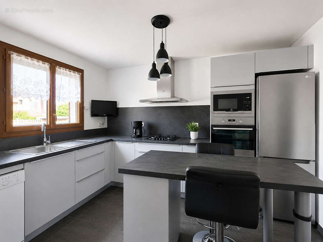 Maison 6 pièces a vendre - sainte geneviève des bois - photo 5