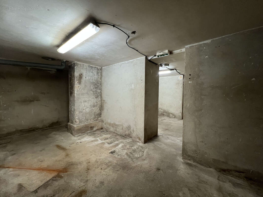 Commerce à MARSEILLE-6E