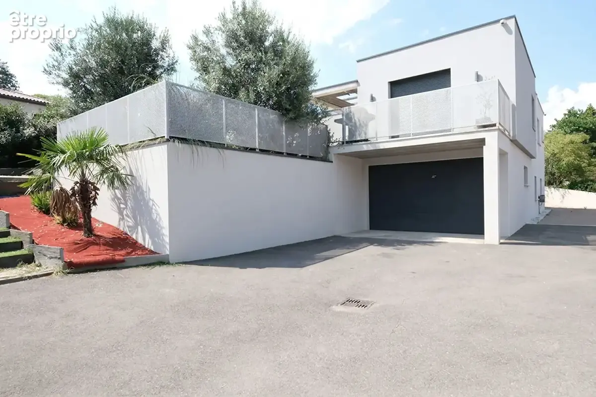 Maison contemporaine 7 pièce(s) 180.47 m2 - Très lumineuse et fonctionnelle - 4 chambres - bureau - piscine - DPE B - photo 14