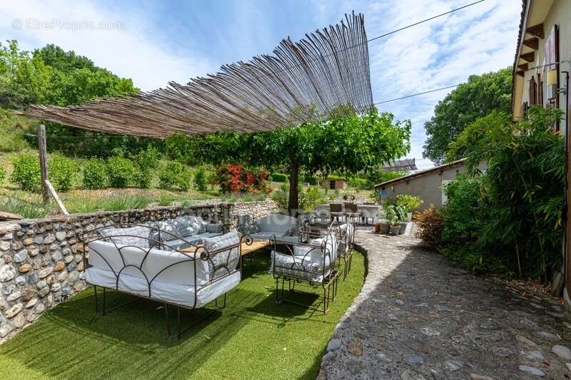 A vendre Authentique propriété de caractère avec gîte indépendant à Mallemoisson (04) - photo 13