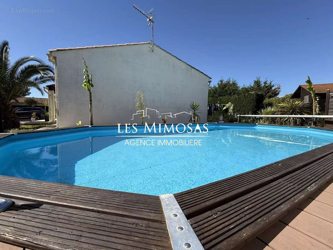 Maison 4 P avec grand GARAGE – LE MUY - photo 7