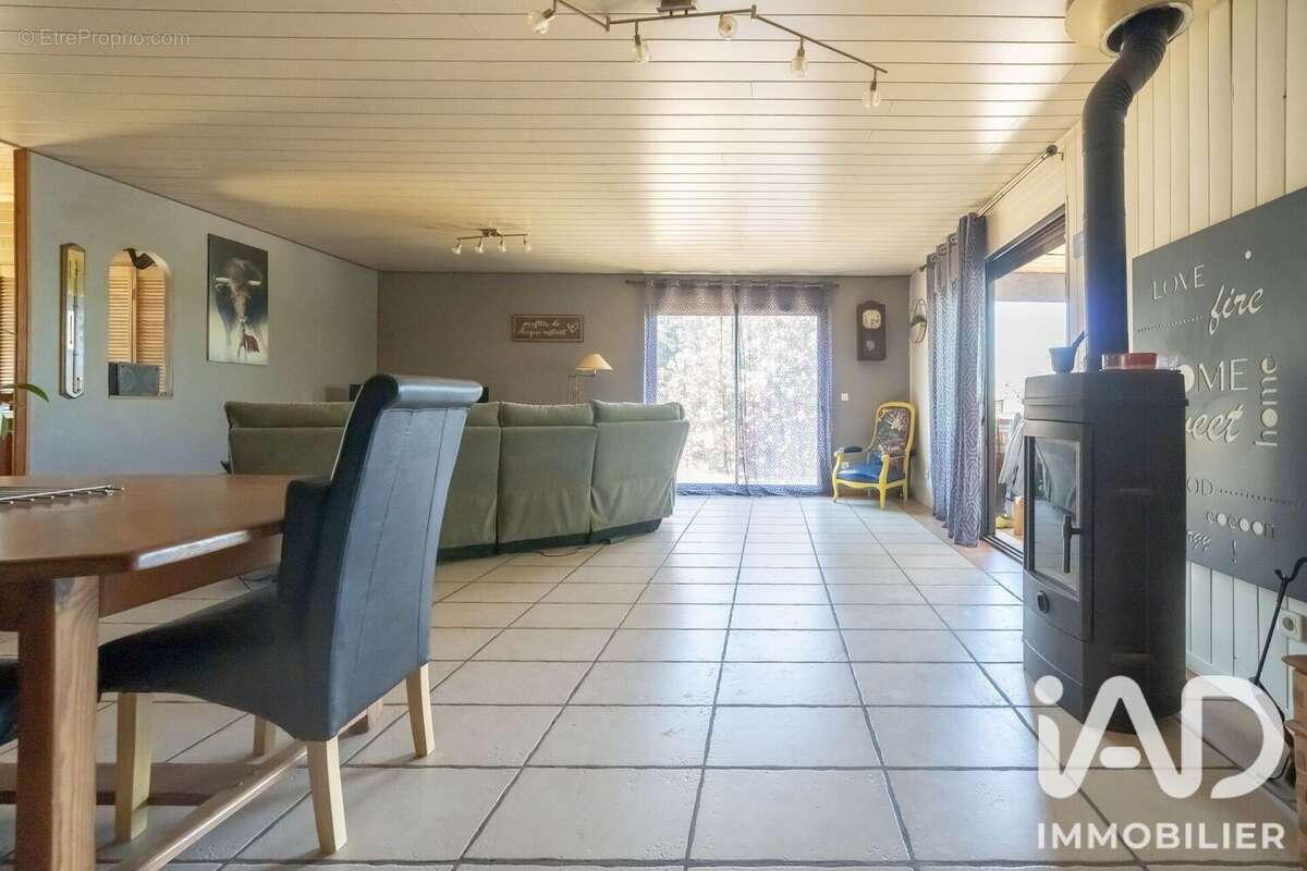 Maison 130 m² à Louignac  - photo 9