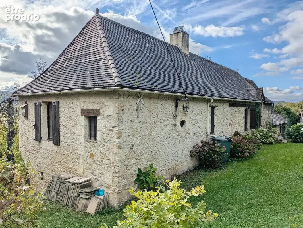 A Coux-et-Bigaroque au calme Superbe longère en pierre de 1833. - photo 6