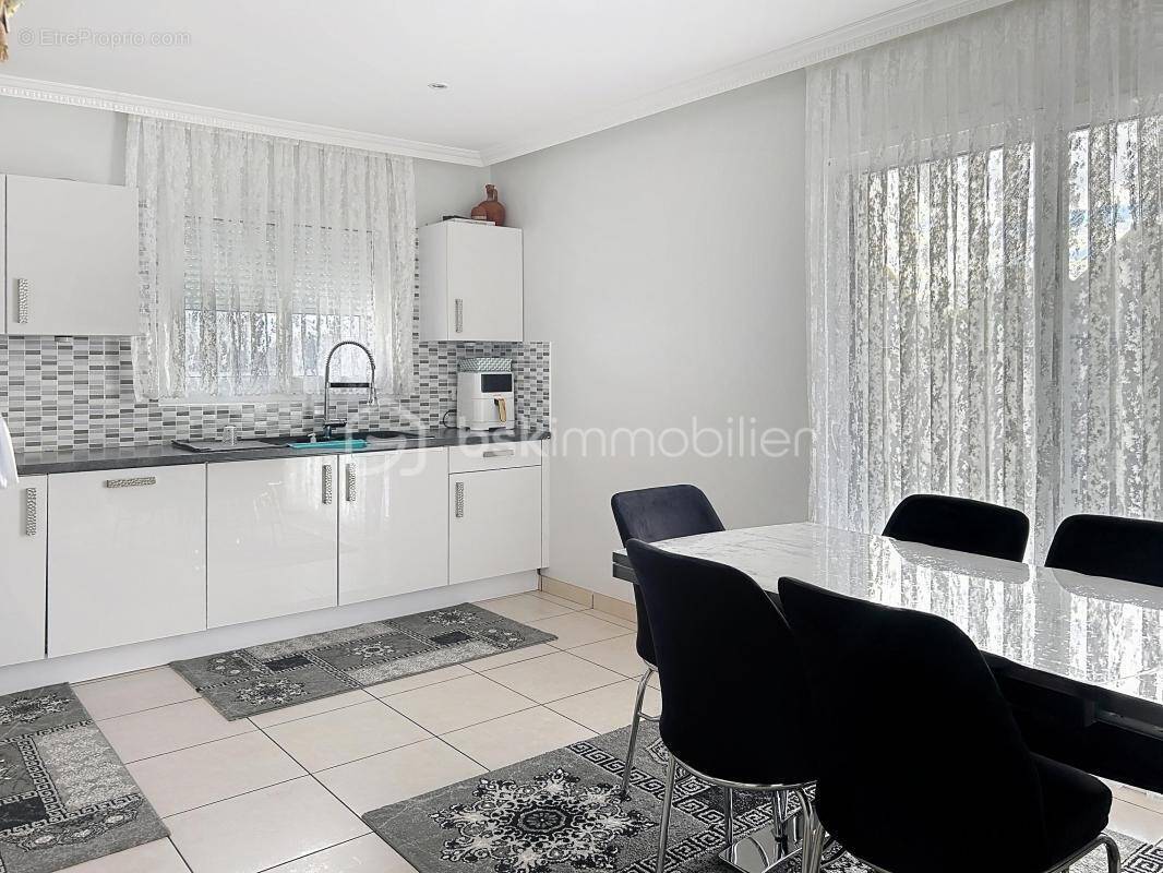 Maison à SAINT-USAGE