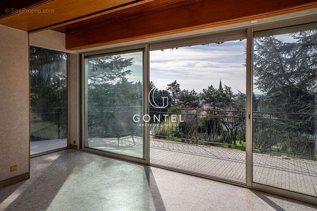 Maison à SAINT-CYR-AU-MONT-D'OR