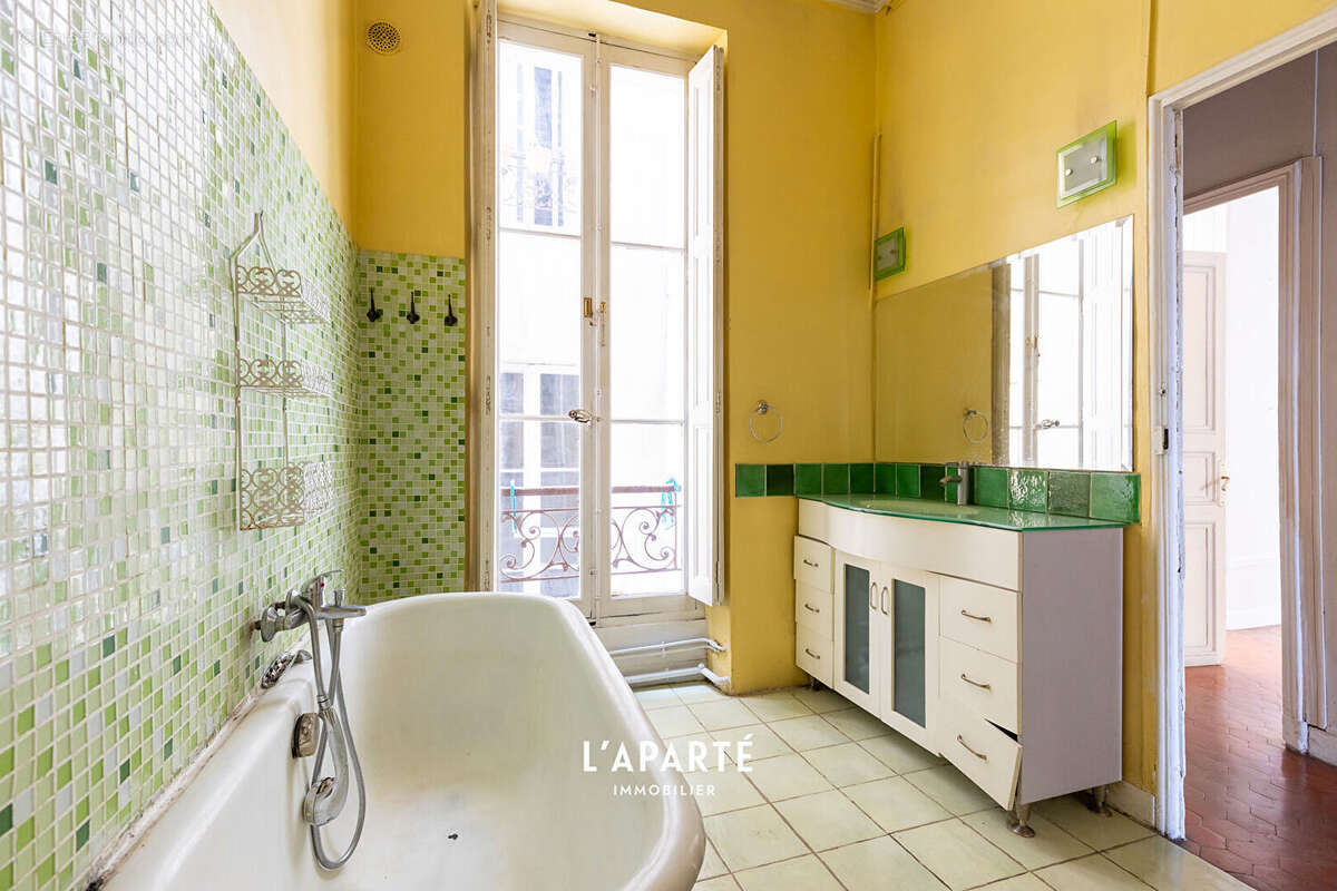 Appartement à MARSEILLE-6E