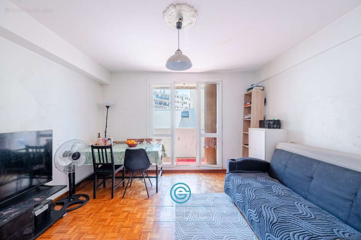 Appartement à MARSEILLE-2E