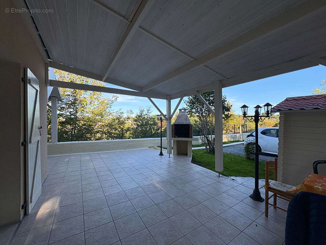 Maison à AIXE-SUR-VIENNE