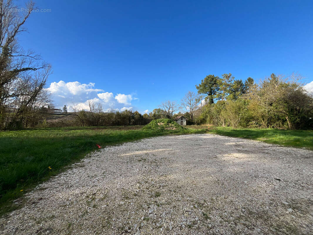 Terrain à CASTELMORON-SUR-LOT