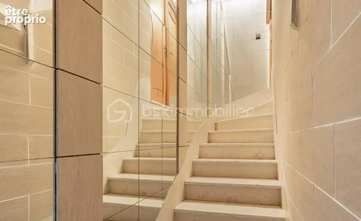 DEMEURE FAMILIALE D'EXCEPTION AU CŒUR DE COURCOURONNES Une bâtisse environ 190m2 habitable sur un écrin de verdure de 3 000 m² - photo 6