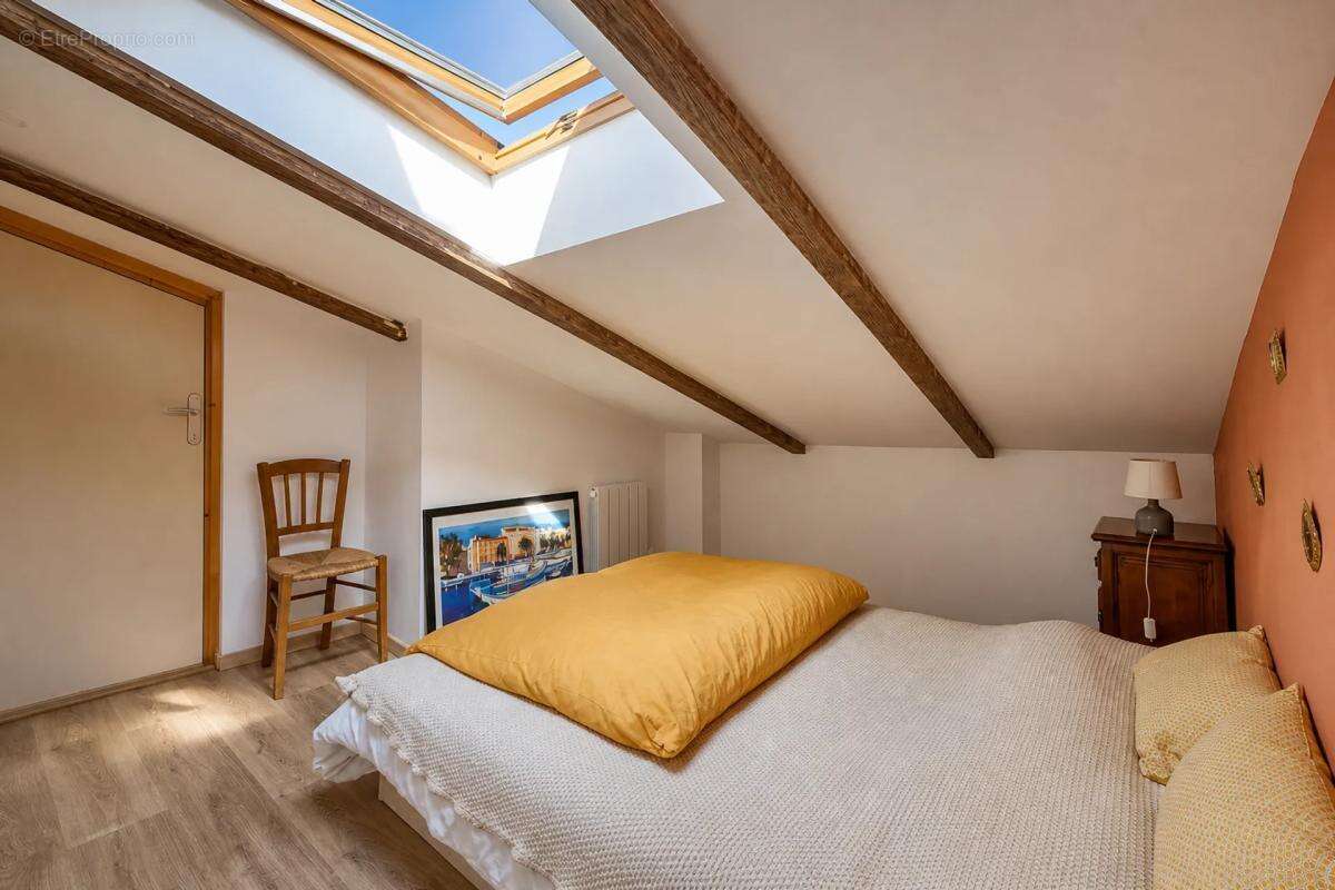 Ensemble immobilier de 8 pièces 141 m² à Dompierre-sur-Mer - photo 6