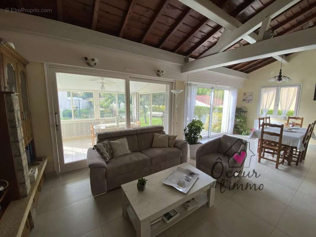 Maison à LA TESSOUALLE