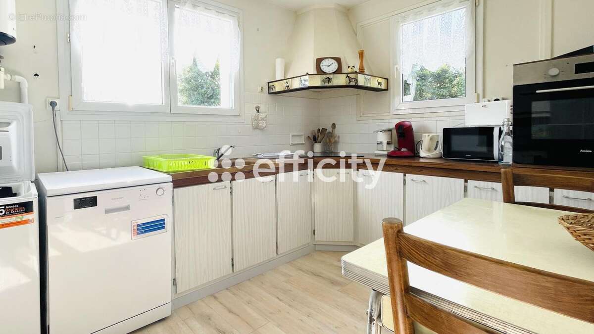 Maison à LA BREE-LES-BAINS