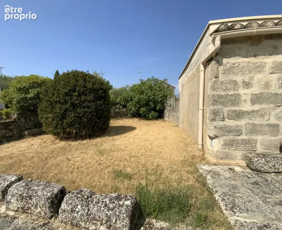 Maison en pierre à 4 km d' Uzès, jardin et grand garage. - photo 14