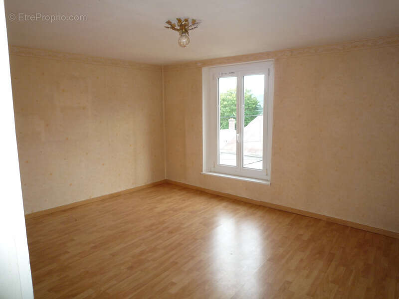 Maison à ESSOMES-SUR-MARNE