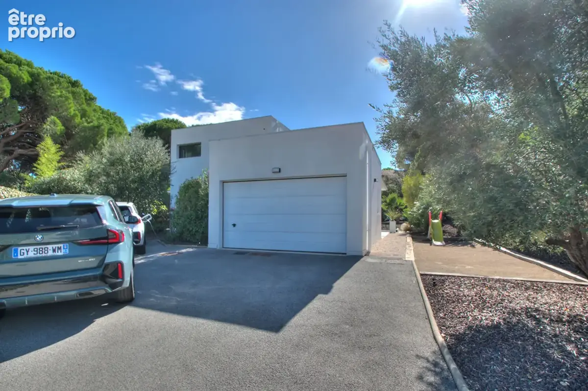 St raphael, villa contemporaine de 4 pieces 162 m² plus immense sous-sol et garage, terrain 1 250m² avec piscine - photo 19