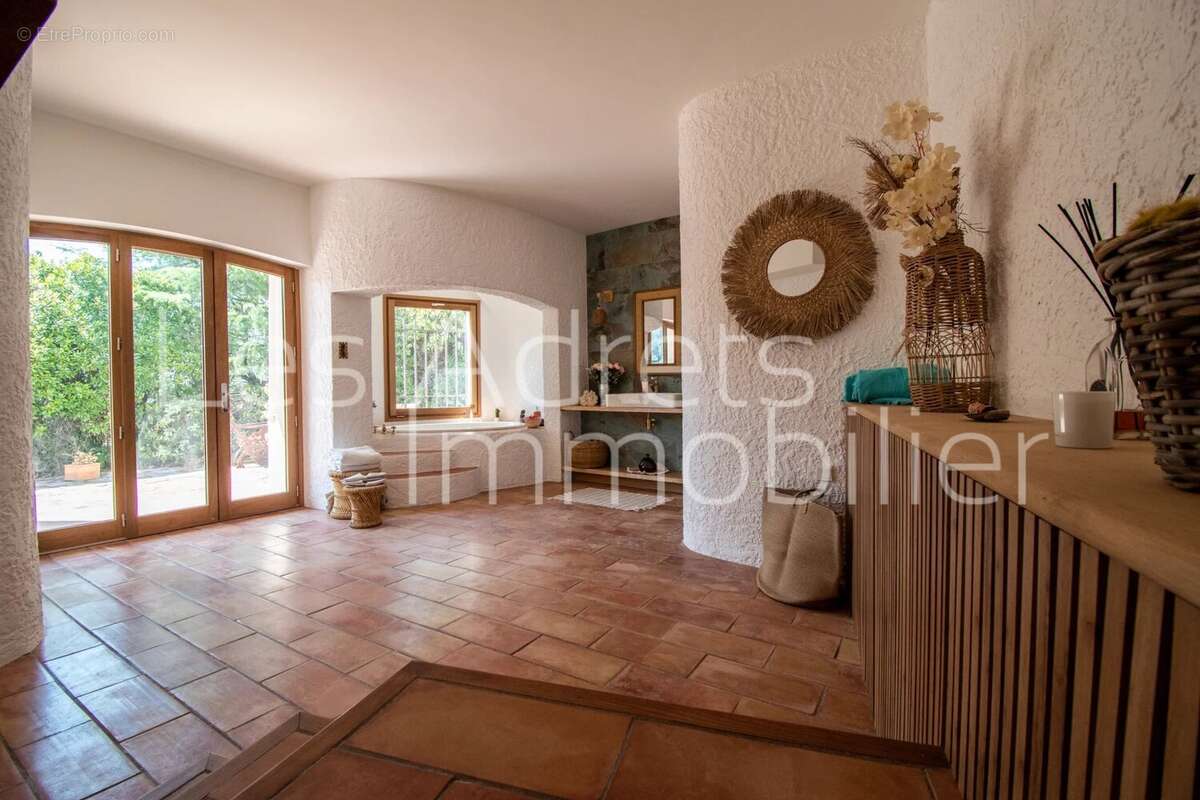 Maison à LES ADRETS-DE-L&#039;ESTEREL