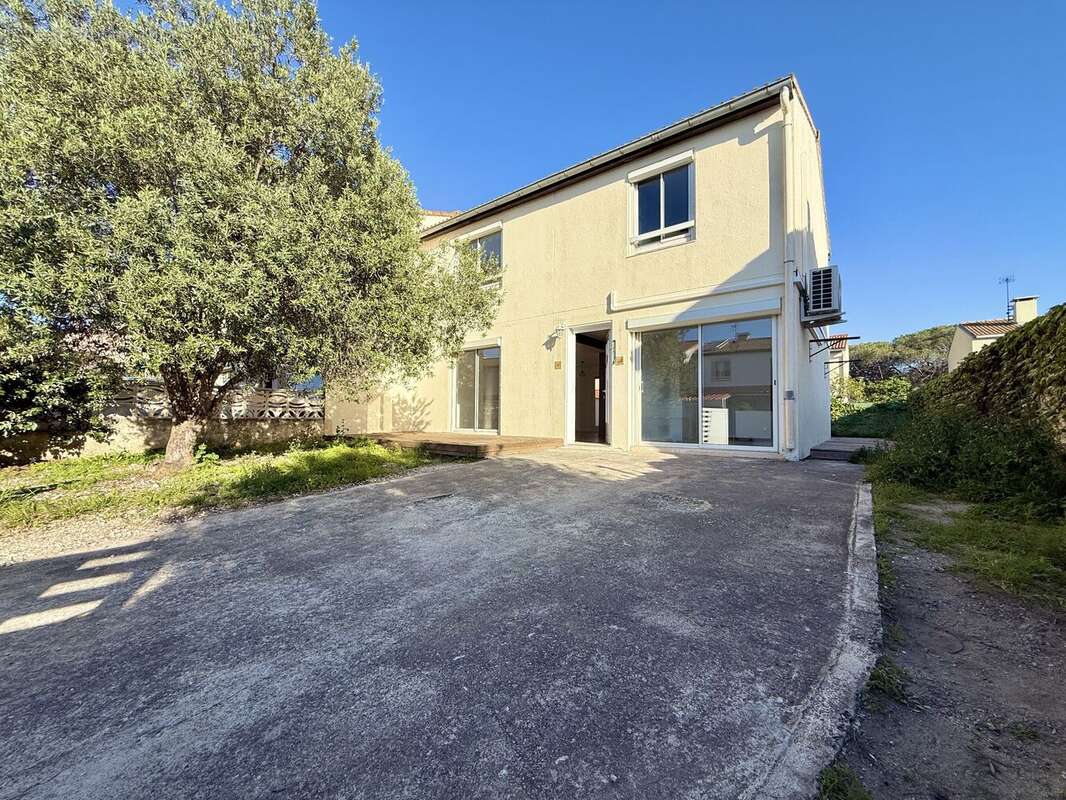 Maison à SAINT-ESTEVE