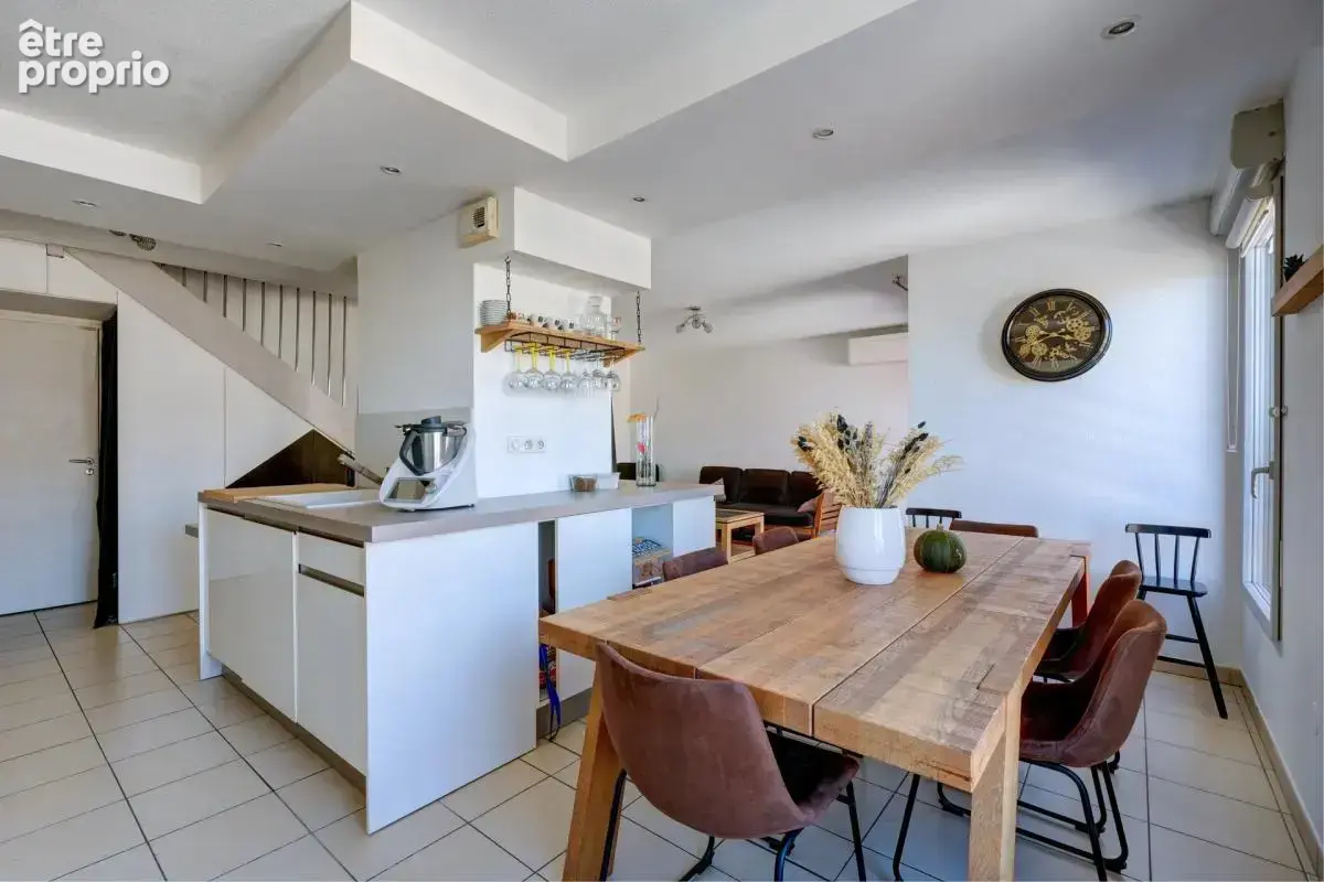 Oullins gare - Duplex 4 chambres - Terrasses - 2 stationnements - Calme - photo 2