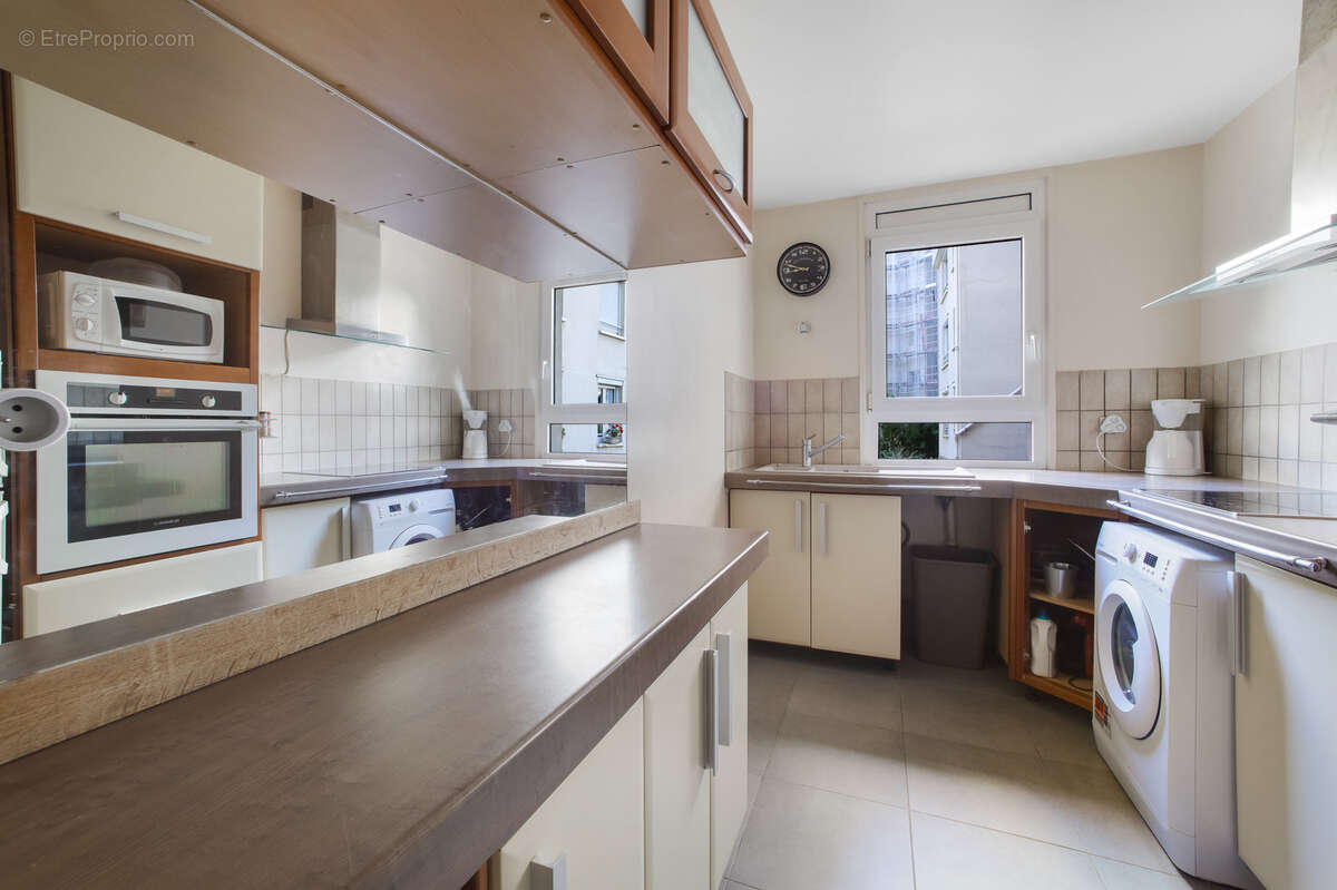 Appartement à PARIS-10E