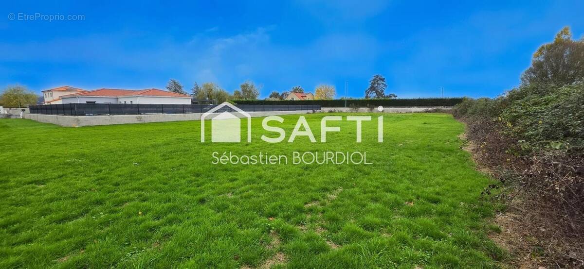 Photo 1 - Terrain à ORLEAT