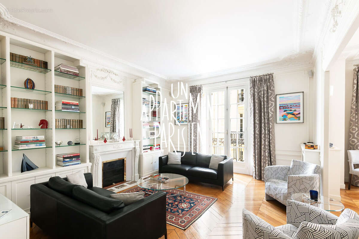 Appartement à NEUILLY-SUR-SEINE