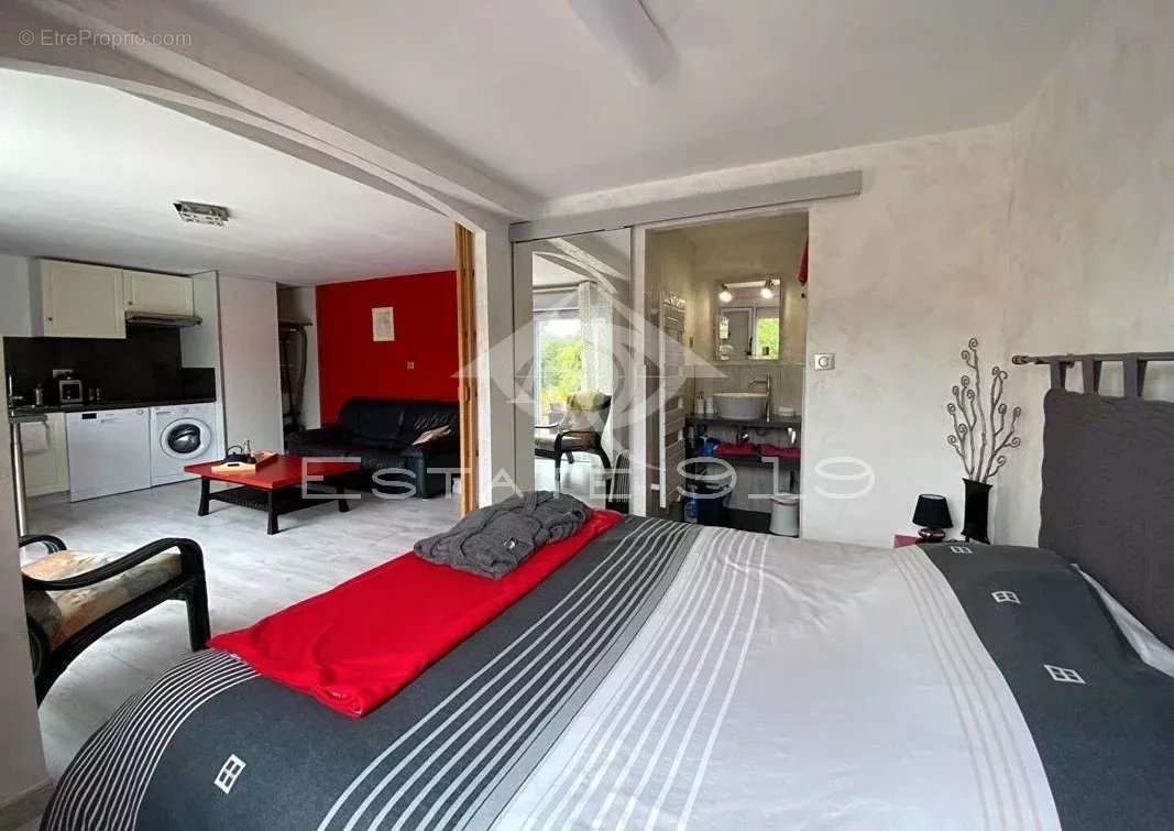 Maison à ROQUEFORT-LES-PINS