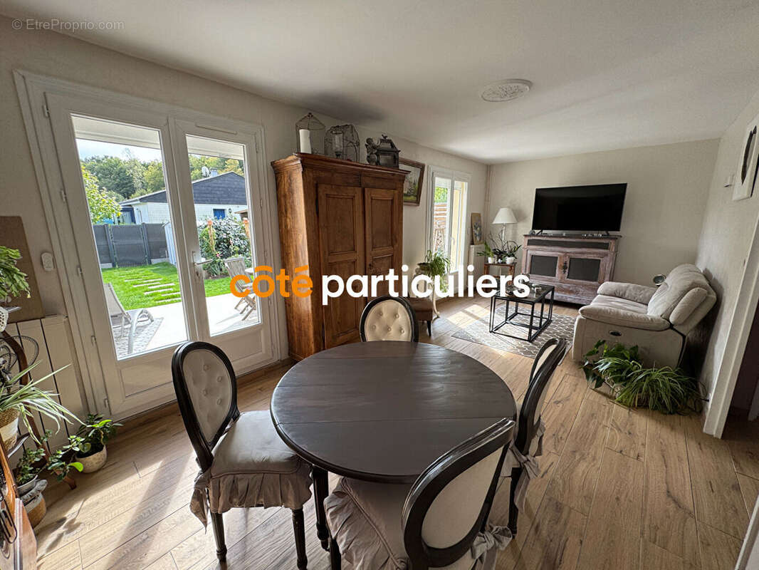 Maison à SAINT-SEBASTIEN-DE-MORSENT