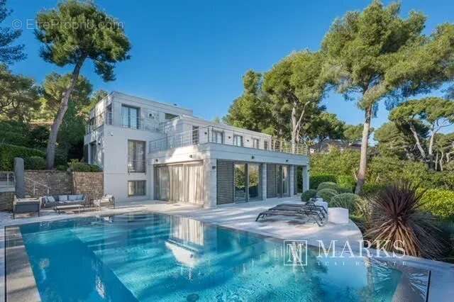 Villa élégante avec vue panoramique sur la mer à Saint-Jean-Cap-Ferrat - photo 2