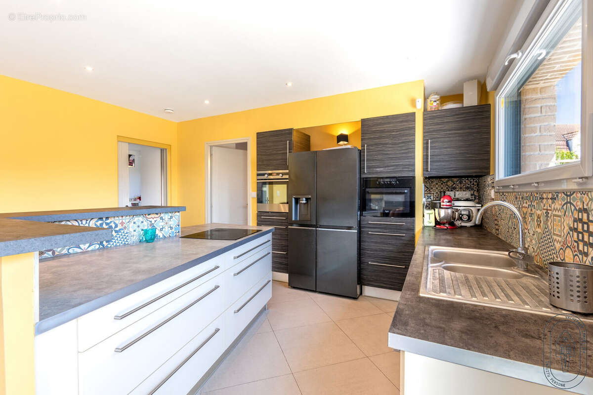 Maison 244 m² à Bierne  - photo 3