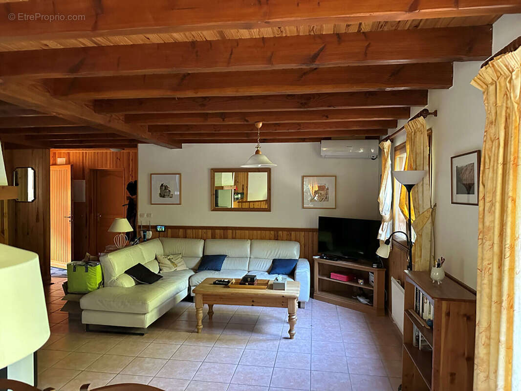 Maison à LACHAPELLE-AUZAC