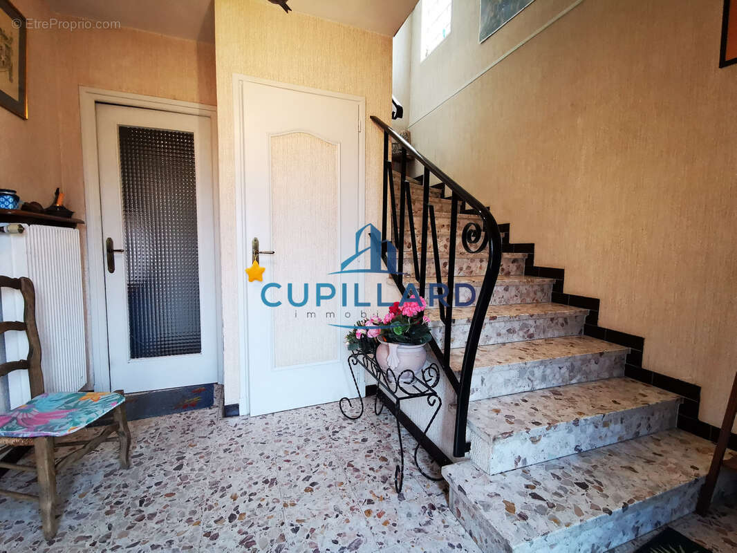 Maison à MABLY