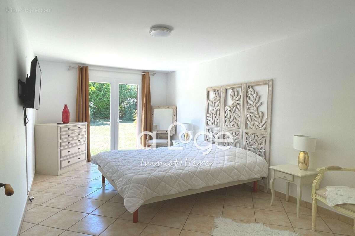 Maison 208 m² à Curbans  - photo 8