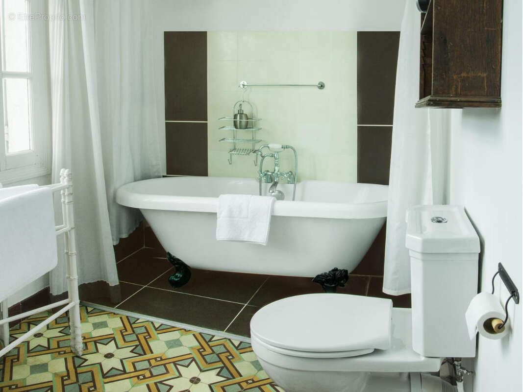 Maison à L'ISLE-SUR-LA-SORGUE