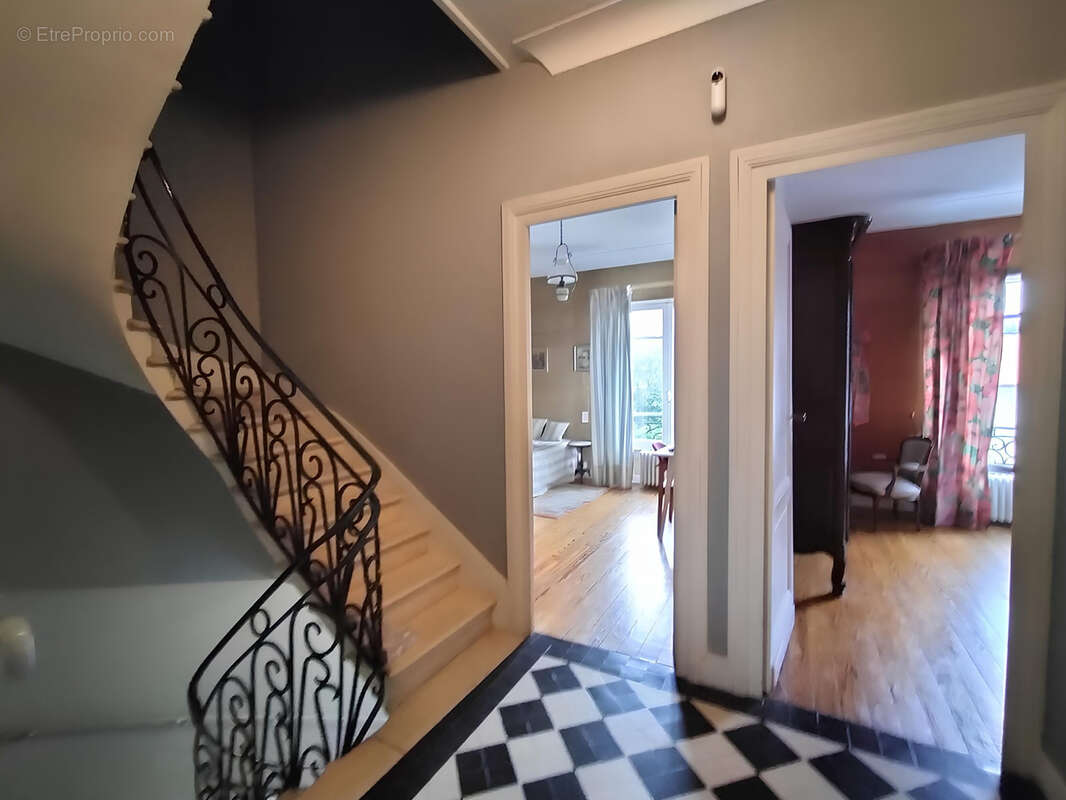 BORDEAUX CAUDÉRAN  Maison en pierre aux Volumes Généreux - photo 12