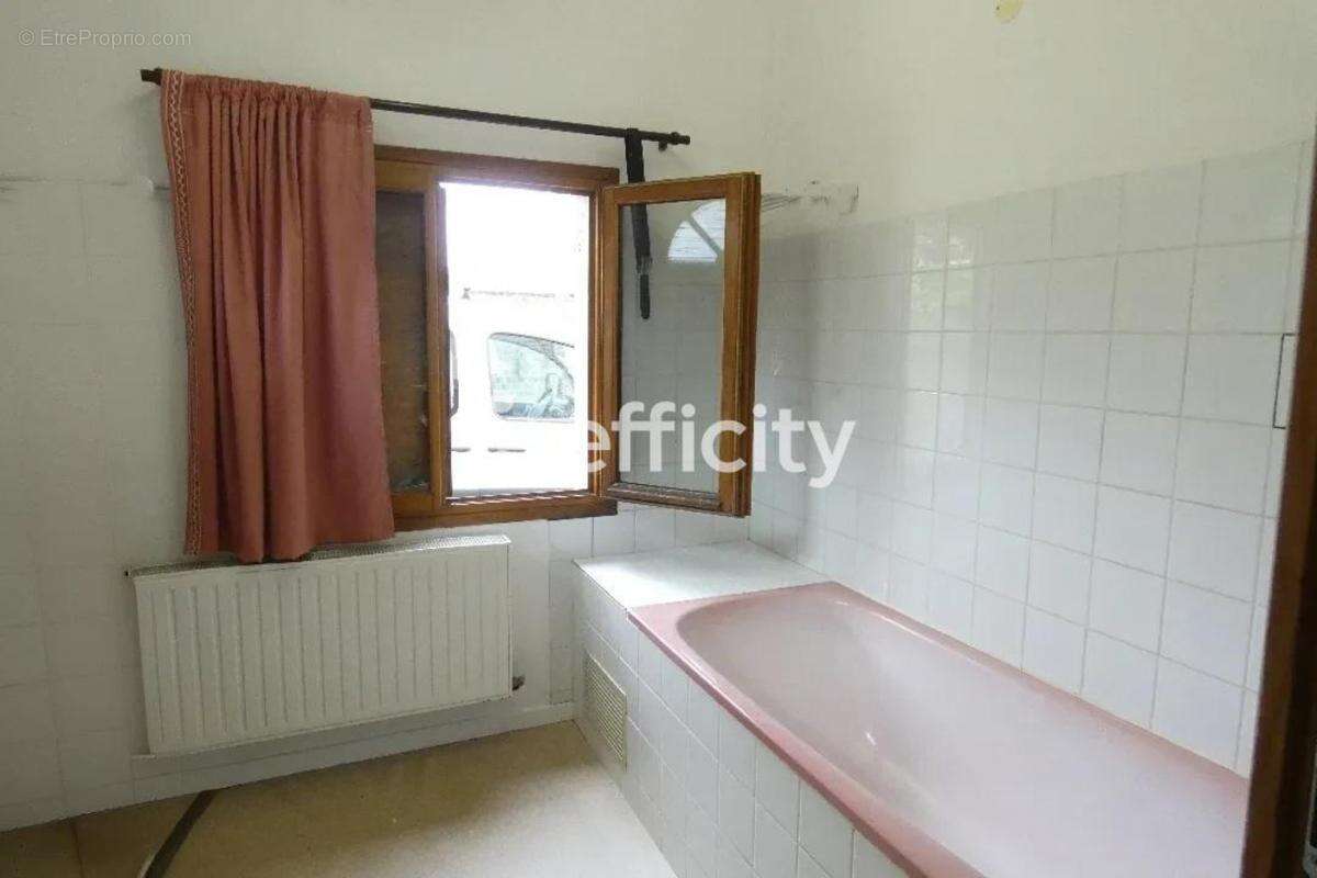 Maison à CONDE-FOLIE