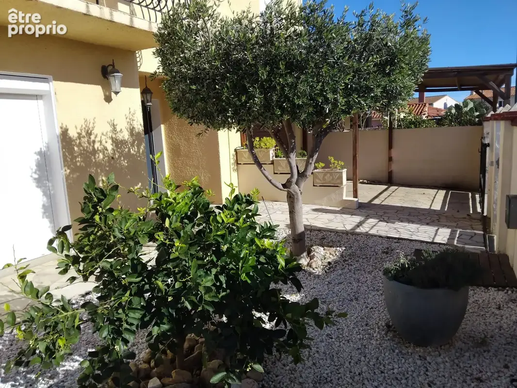 Rare sur le secteur ! Villa avec T2 indépendant, piscine, garage 60 m2 et revenus locatifs. - photo 11