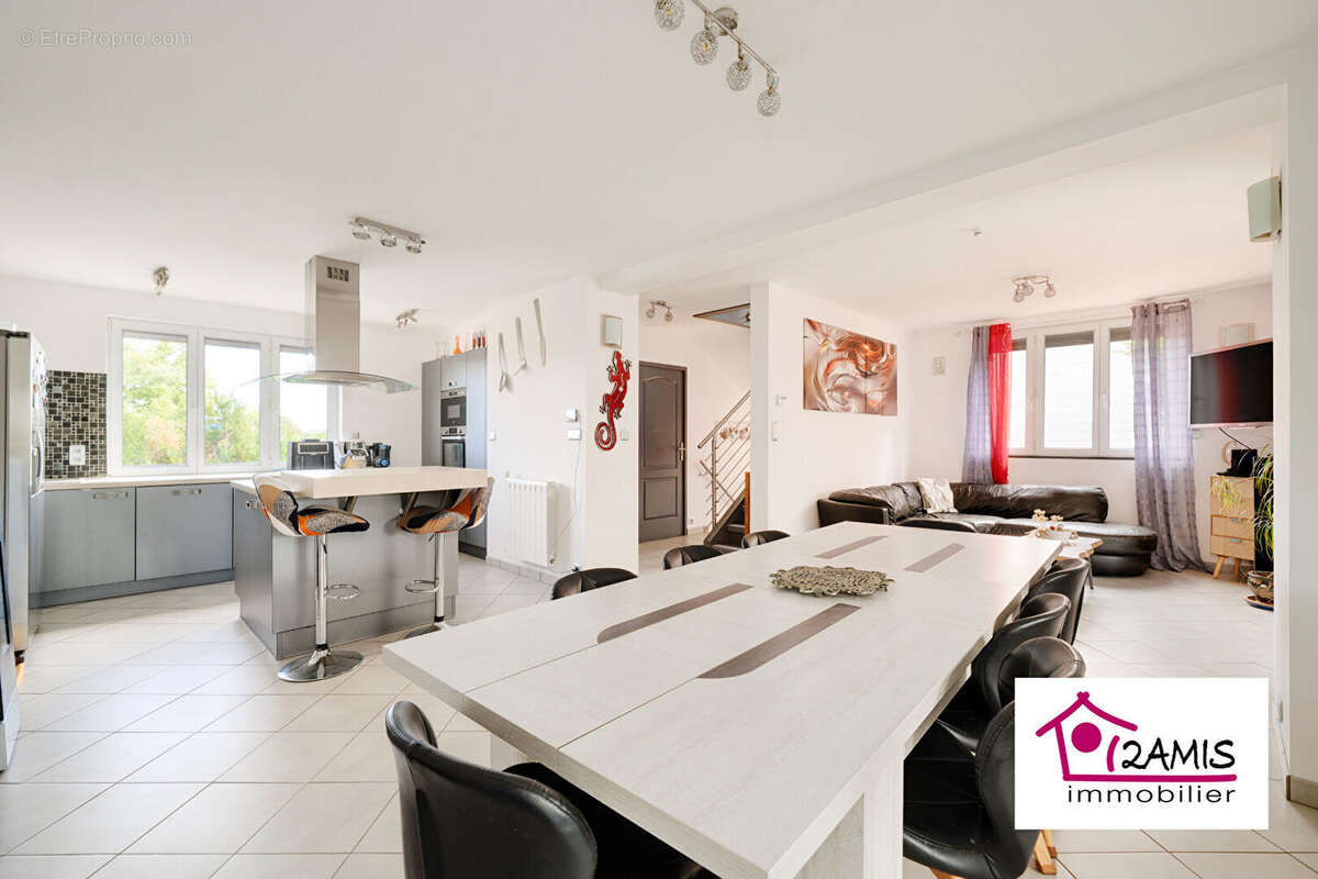 Maison à BOUXIERES-AUX-CHENES