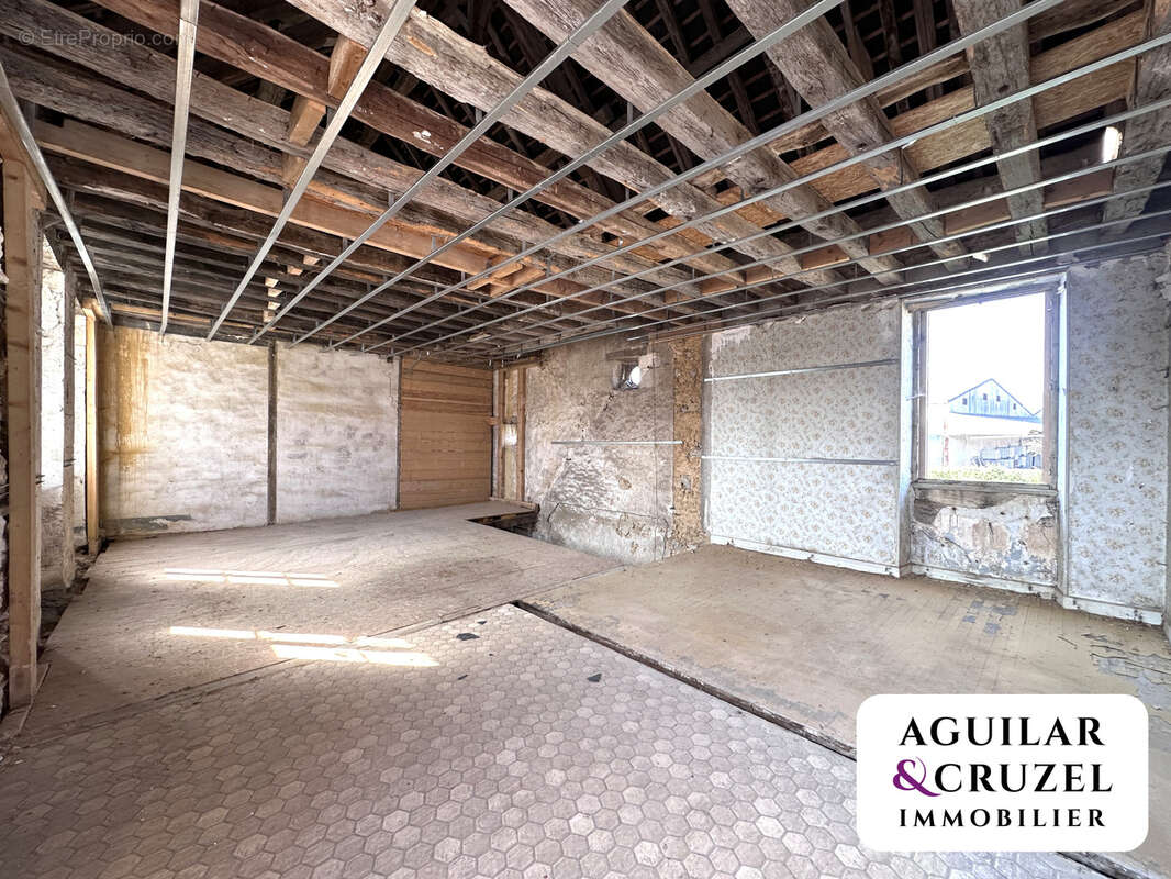 Maison à SAINT-GEORGES-SUR-MOULON