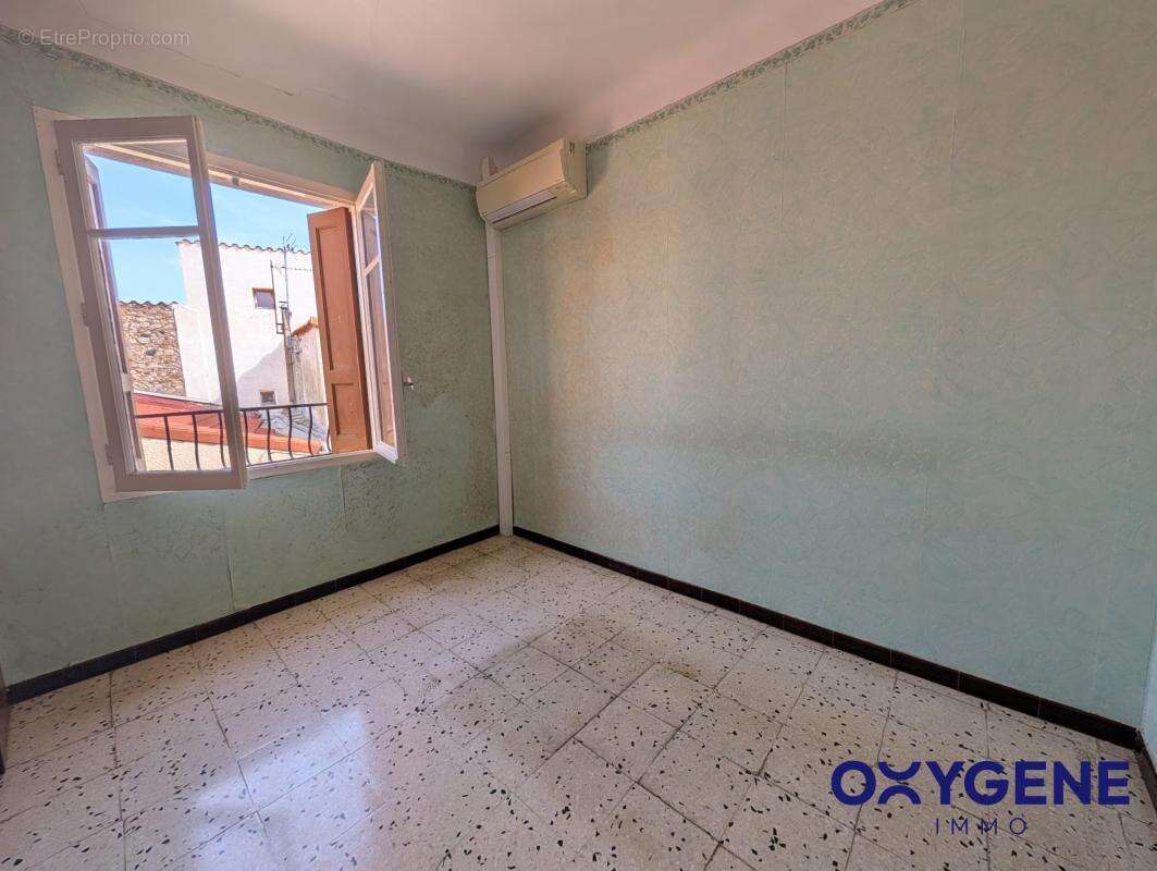 Maison à SAINT-LAURENT-DE-LA-SALANQUE