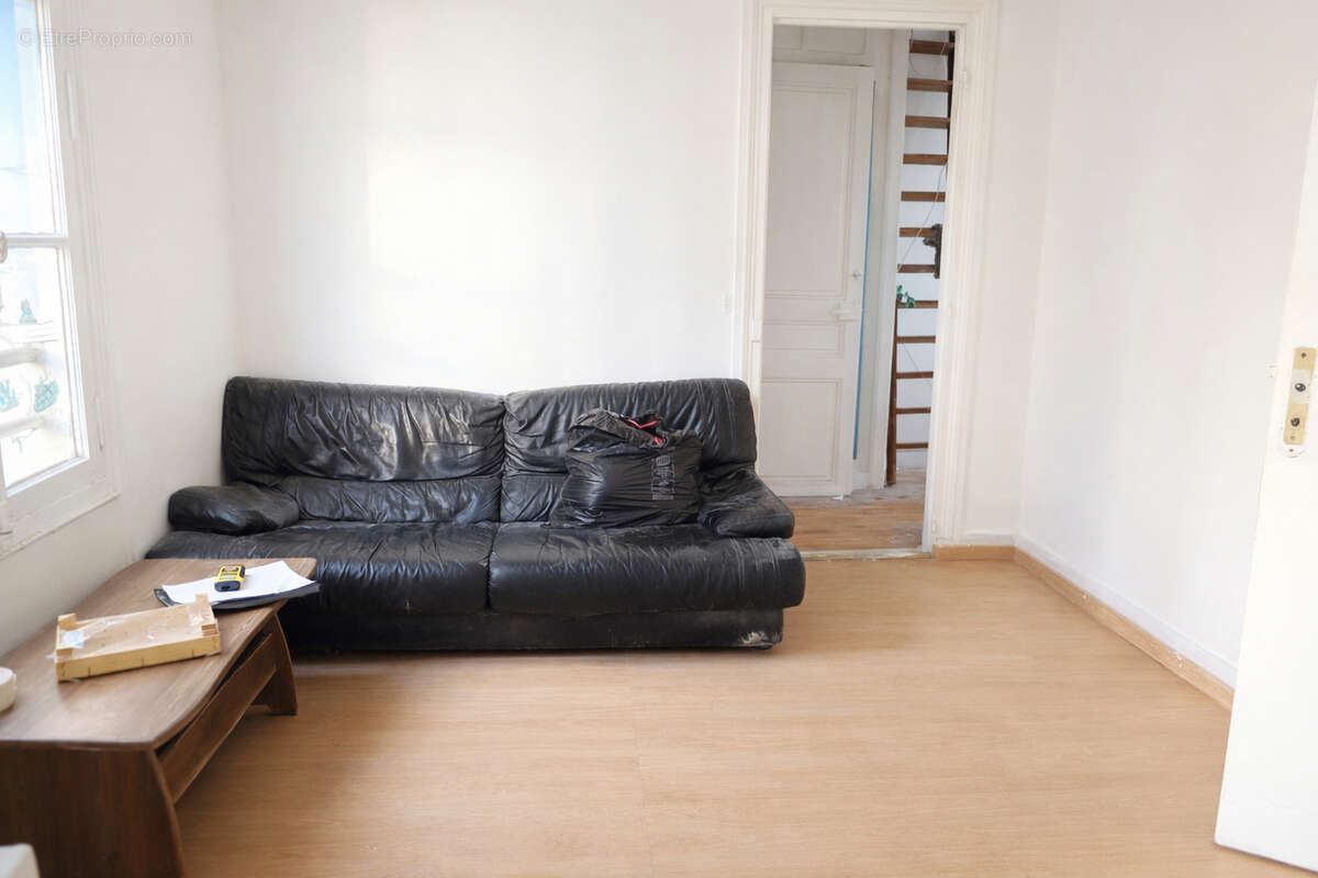 Commerce à NEUILLY-PLAISANCE