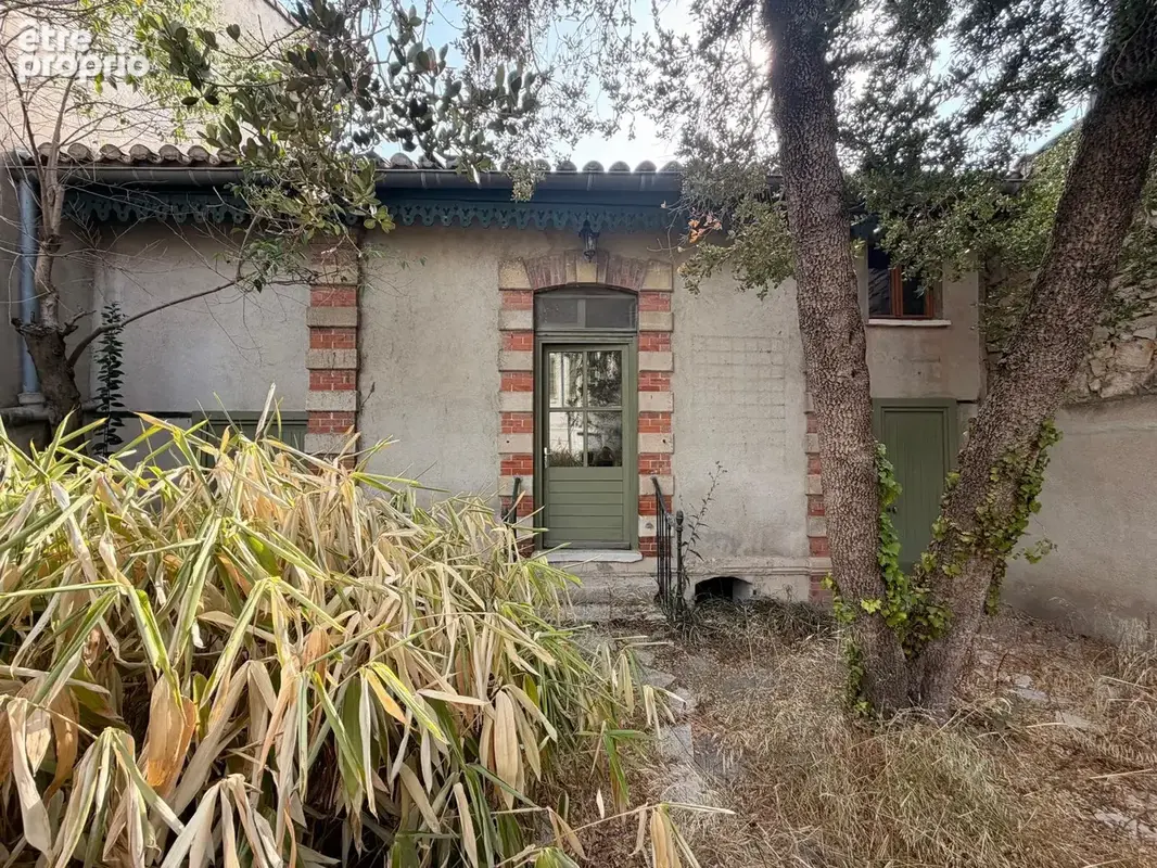 NIMES ARENES Maison de ville 7 pièces de 182 m2 avec jardin et dépendance - photo 17