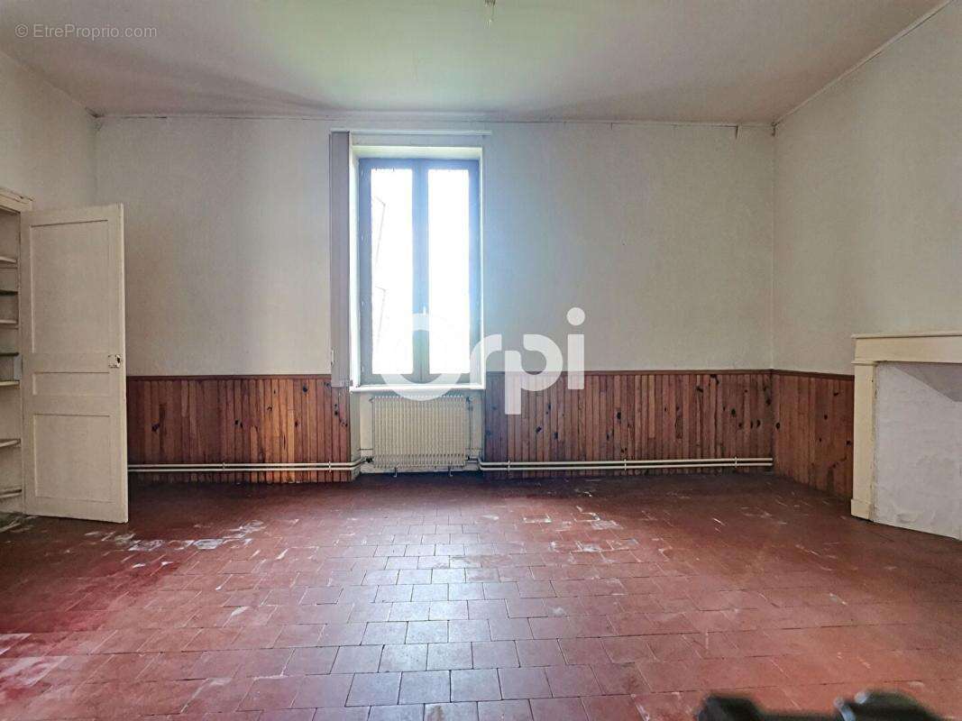 Maison à NERIS-LES-BAINS